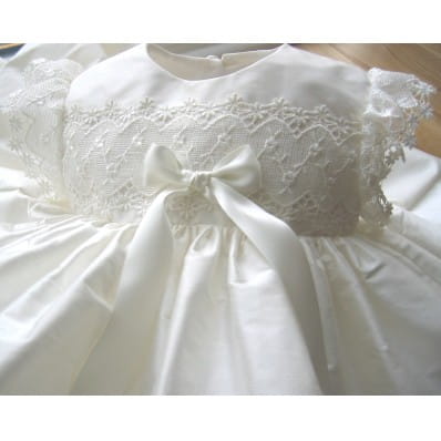 Lucy front detail ivory