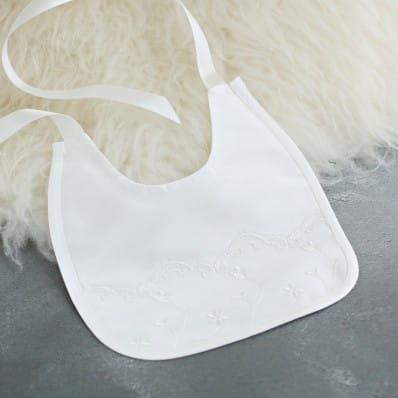 Ava Bib