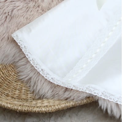 Lace hem detail