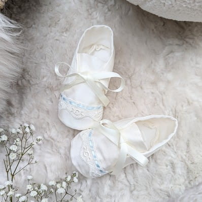 Oliver booties - blue trim